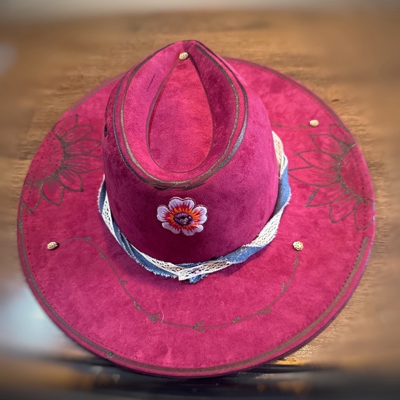 The flowers hat - Picture 2 of 2